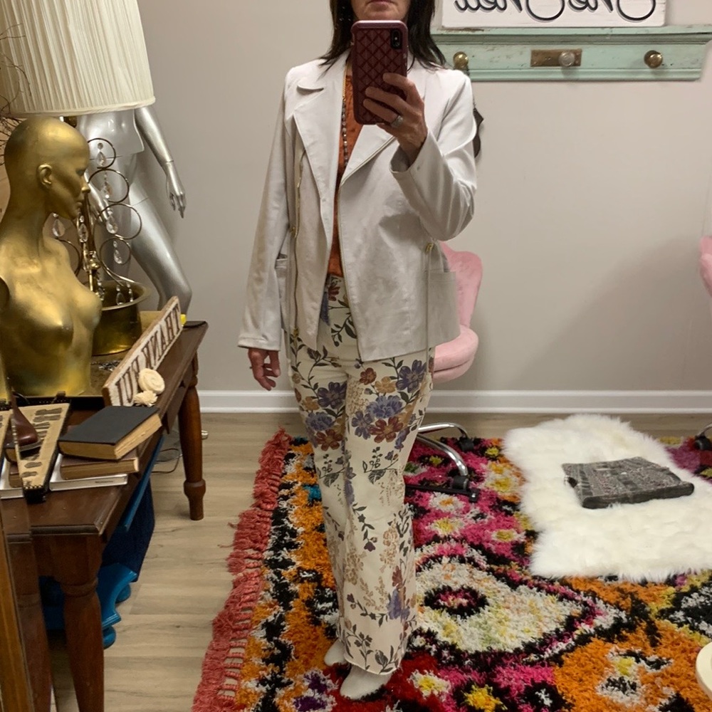 Beautiful spring New Leather Coat